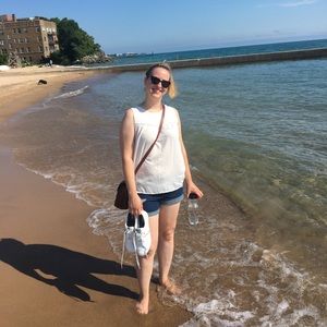 Meet your Posher, Cynthia